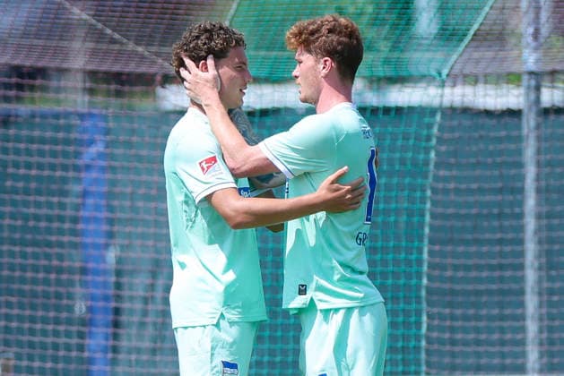 Sport Bilder des Tages Soufian Gouram (Hertha BSC Berlin) und Sebastian Gronning Andersen (Hertha BSC Berlin) jubeln, Friendly match, 1. FC Köln v Hertha BSC Berlin, Koasastadion am 31. July 2026 in St. Johann in Tirol, Österreich. (Foto von Marco Steinbrenner DeFodi Images) Soufian Gouram (Hertha BSC Berlin) und Sebastian Gronning Andersen (Hertha BSC Berlin) cheer, Friendly match, 1. FC Köln v Hertha BSC Berlin, Koasastadion, July 31, 2026 in St. Johann in Tirol, Austria. (Photo by Marco Steinbrenner DeFodi Images) -