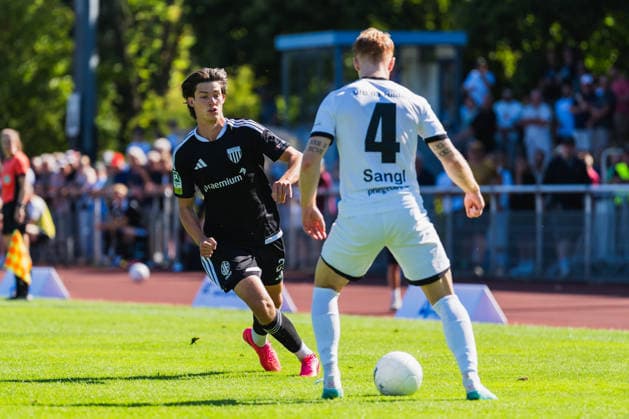 Mika Walther (1. FC Bocholt, 23) greift Nick Sangl (VFB Hilden, 04) an VFB Hilden vs. 1. FC Bocholt, Fussball, Regionalliga-West, 01.Spieltag, Saison 2026 27, 01.08.2026, VFB Hilden vs. 1. FC Bocholt, Fussball, Regionalliga-West, 01.Spieltag, Saison 2026 27, 01.08.2026 Hilden Copyright: xEibner-Pressefoto LukasxBaldygax EP_LBA