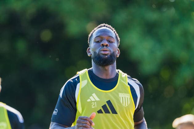 Jeff Mensah (1. FC Bocholt, 21) beim warmlaufen VFB Hilden vs. 1. FC Bocholt, Fussball, Regionalliga-West, 01.Spieltag, Saison 2026 27, 01.08.2026, VFB Hilden vs. 1. FC Bocholt, Fussball, Regionalliga-West, 01.Spieltag, Saison 2026 27, 01.08.2026 Hilden Copyright: xEibner-Pressefoto LukasxBaldygax EP_LBA