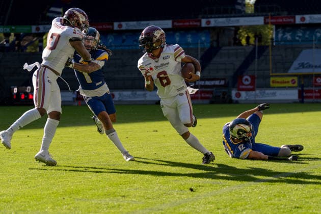 Kaylon Geiger (Rhein Fire, 06) auf dem Weg in die Endzone, GER Rhein Fire vs. Alpine Rams, American Football, AFLE, Saison 2026, 01.08.2026 GER Rhein Fire vs. Alpine Rams, American Football, AFLE, Saison 2026, 01.08.2026 Duisburg Copyright: xEibner-Pressefoto FabianxFriesex EP_FFE