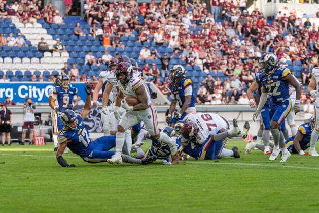 Jonathan Scott (Rhein Fire, 11) auf dem Weg in die Endzone der Alpine Rams, GER Rhein Fire vs. Alpine Rams, American Football, AFLE, Saison 2026, 01.08.2026 GER Rhein Fire vs. Alpine Rams, American Football, AFLE, Saison 2026, 01.08.2026 Duisburg Copyright: xEibner-Pressefoto FabianxFriesex EP_FFE