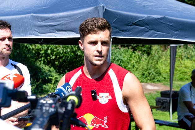 Christoph Baumgartner (RB Leipzig, 14) stellt sich nach langer Krankengeschichte der Presse, RB Leipzig, Fussball, Trainingslager Austria, Saison Vorbereitung, Saison 2026 2027, GER, 04.08.2026, Eibner-Pressefoto Andreas Ulmer RB Leipzig, Fussball, Trainingslager Austria, Saison Vorbereitung, Saison 2026 2027, GER, 04.08.2026, Copyright: xEibner-Pressefoto AndreasxUlmerx EP_AUR