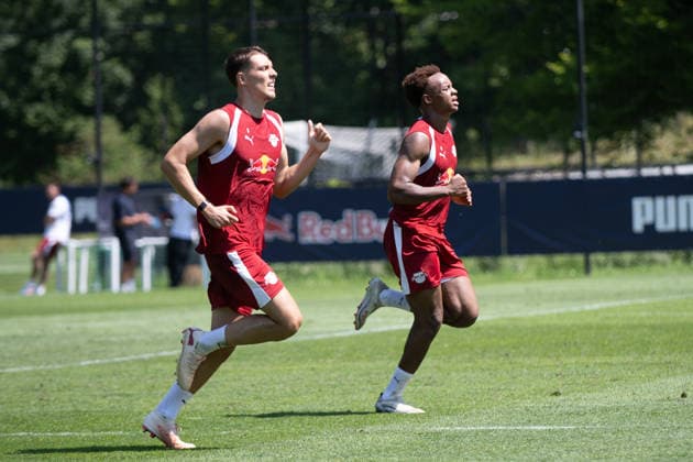 Assan Ouedraogo (RB Leipzig, 08) liegt vorn im Sprint, RB Leipzig, Fussball, Trainingslager Austria, Saison Vorbereitung, Saison 2026 2027, GER, 04.08.2026, Eibner-Pressefoto Andreas Ulmer RB Leipzig, Fussball, Trainingslager Austria, Saison Vorbereitung, Saison 2026 2027, GER, 04.08.2026, Copyright: xEibner-Pressefoto AndreasxUlmerx EP_AUR