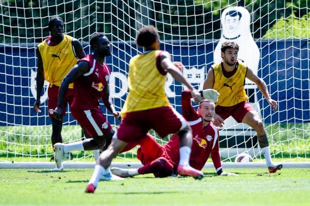Maarten Vandevoordt (RB Leipzig, 26, Torhueter) klaert auf der Linie, RB Leipzig, Fussball, Trainingslager Austria, Saison Vorbereitung, Saison 2026 2027, GER, 04.08.2026, Eibner-Pressefoto Andreas Ulmer RB Leipzig, Fussball, Trainingslager Austria, Saison Vorbereitung, Saison 2026 2027, GER, 04.08.2026, Copyright: xEibner-Pressefoto AndreasxUlmerx EP_AUR