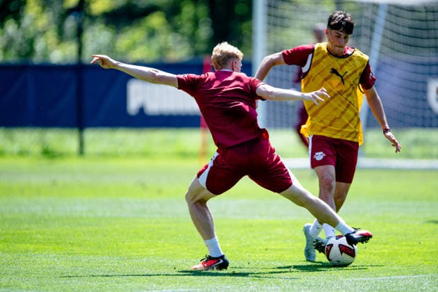 Andrija Maksimovic (RB Leipzig, 30) am Ball gegen Nicolas Seiwald (RB Leipzig, 13) RB Leipzig, Fussball, Trainingslager Austria, Saison Vorbereitung, Saison 2026 2027, GER, 04.08.2026, Eibner-Pressefoto Andreas Ulmer RB Leipzig, Fussball, Trainingslager Austria, Saison Vorbereitung, Saison 2026 2027, GER, 04.08.2026, Copyright: xEibner-Pressefoto AndreasxUlmerx EP_AUR