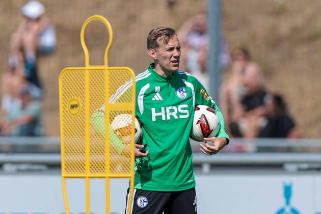 04.08.2026, Fussball, Training des FC Schalke 04. Co-Trainer Adin Osmanbasic (FC Schalke 04). Gelsenkirchen Trainingsgelände FC Schalke 04 NRW Deutschland xRHR-FOTO YYx Copyright: RHR-FOTOx RHR-FOTO YY