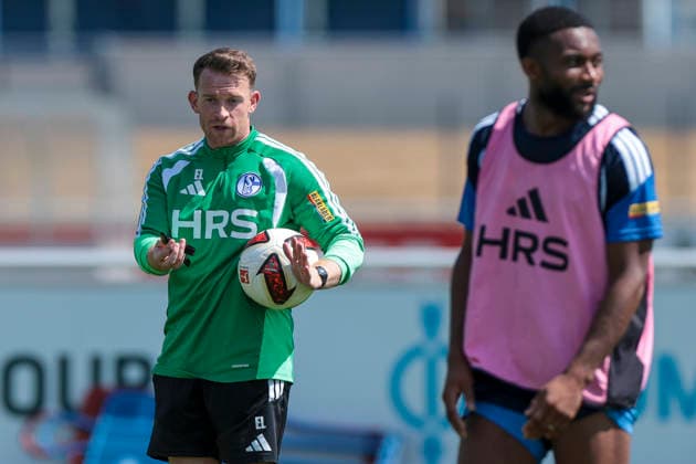 04.08.2026, Fussball, Training des FC Schalke 04. Co-Trainer Eddie Lattimore (FC Schalke 04). Gelsenkirchen Trainingsgelände FC Schalke 04 NRW Deutschland xRHR-FOTO YYx Copyright: RHR-FOTOx RHR-FOTO YY