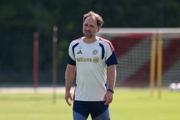 Jose Barcala (FC Bayern Muenchen, Chef-Trainer), GER, FC Bayern Muenchen Frauen Training, Fussball, Google Pixel Frauen-Bundesliga, Saison 2026 2027, 05.08.2026, GER, FC Bayern Muenchen Frauen Training, Fussball, Google Pixel Frauen-Bundesliga, Saison 2026 2027, 05.08.2026 Muenchen Copyright: xEibner-Pressefoto JennixMaulx EP_JML