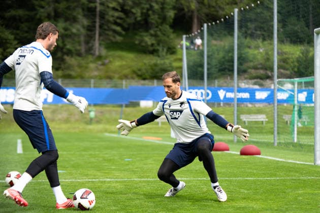 Torwarttraining: hier Oliver Baumann, (TSG Hoffenheim, 01), rechts, mit dem Partner Luca Philipp, (TSG Hoffenheim, 37), TSG Hoffenheim, Fussball, Trainingslager, Saison Vorbereitung, Saison 2026 2027, GER, 06.08.2026, Eibner-Pressefoto Andreas Ulmer TSG Hoffenheim, Fussball, Trainingslager, Saison Vorbereitung, Saison 2026 2027, GER, 06.08.2026, Copyright: xEibner-Pressefoto AndreasxUlmerx EP_AUR