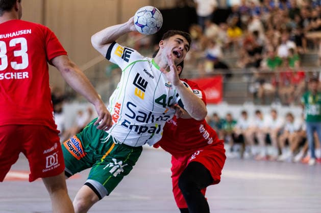 Elias NEWEL (FRISCH AUF! Goeppingen, 40) erzielt ein Tor, Aktion, Torwurf GER, FRISCH AUF! Goeppingen vs. TSV Neuhausen Filder, Handball, Vorbereitung, Turnier, S-Cup Altensteig, Viertelfinale, Spielzeit 2026 2027, 07.08.2026, GER, FRISCH AUF! Goeppingen vs. TSV Neuhausen Filder, Handball, Vorbereitung, Turnier, S-Cup Altensteig, Viertelfinale, Spielzeit 2026 2027, 07.08.2026, Altensteig Copyright: xEibnerxPressefoto OliverxSchmidtx EP_OST