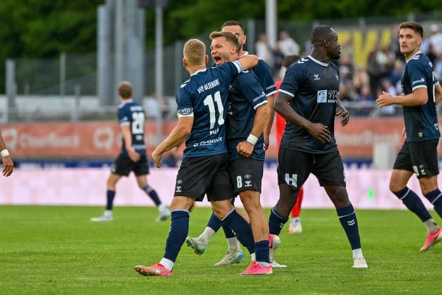Rafael Brand (VfB Oldenburg, 08) und Kai Proeger (VfB Oldenburg, 11) VfB Oldenburg vs. SV Drochtersen Assel, Fussball, Regionalliga Nord, 2. Spieltag, Saison 2026 2027, 07.08.2026, VfB Oldenburg vs. SV Drochtersen Assel, Fussball, Regionalliga Nord, 2. Spieltag, Saison 2026 2027, 07.08.2026 Oldenburg Copyright: xEibner-Pressefoto RobertxGertzenx EP_RGN