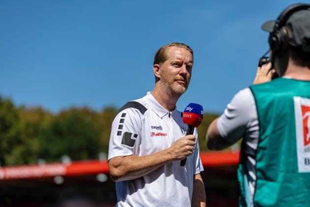 Timo Schultz (VfL Osnabrueck, Chef-Trainer) im Interview, GER, 1.FC Heidenheim vs. VfL Osnabrueck, Fussball, 2. Bundesliga, 01. Spieltag, Spielzeit 2026 2027, 08.08.2026, DFL DFB REGULATIONS PROHIBIT ANY USE OF PHOTOGRAPHS AS IMAGE SEQUENCES AND OR QUASI-VIDEO, GER, 1.FC Heidenheim vs. VfL Osnabrueck, Fussball, 2. Bundesliga, 01. Spieltag, Spielzeit 2026 2027, 08.08.2026 Heidenheim Copyright: xEibner-Pressefoto JanixPlessx EP_JPL