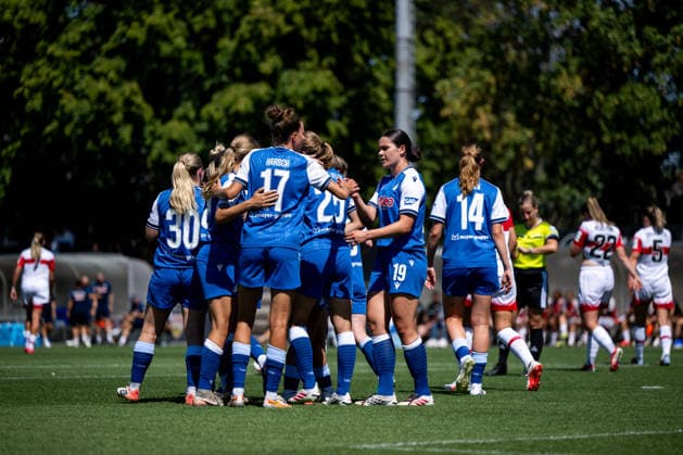 08.08.2026, GER, Fussball, Frauen, Testspiel, Saison 2026 2027, VfB Stuttgart vs TSG 1899 Hoffenheim Nadine Bitzer ( Hoffenheim, 30 ), Franziska Harsch ( Hoffenheim, 17 ), Jonna van de Velde ( Hoffenheim, 25 ), Svenja Fölmli ( Hoffenheim, 19 ), Lisa Doorn ( Hoffenheim, 14 ) jubeln über das Tor zum 1:1, Stuttgart Robert-Schlienz-Stadion Baden-Württemberg Deutschland Copyright: xNordphoto Memmlerx