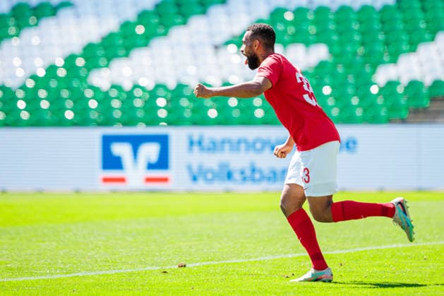 Jesse Tugbenyo (TSV Havelse 1912, 33) jubelt ueber seinen Treffer zum 2:1 GER, TSV Havelse 1912 vs. VfB Stuttgart II, Fussball, 3. Liga, 1. Spieltag, Spielzeit 2026 2027, 08.08.2026 DFL Regulations prohibit any use of photographers as image sequences and or quasi-video. GER, TSV Havelse 1912 vs. VfB Stuttgart II, Fussball, 3. Liga, 1. Spieltag, Spielzeit 2026 2027, 08.08.2026 Hannover Copyright: xEibner-Pressefoto JanxRollingerx EP_JSK