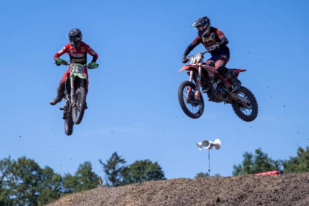 Leo Paukovic ( 783, GER) und Jürgen Lehner ( 713, AUT). xettx, Deutschland, Gaildorf, 08.08.2026, Int. 61. Gaildorfer ADAC Motocross, 2026, Motocross, MX Masters, Last Chance Rennen, Auf der Wacht