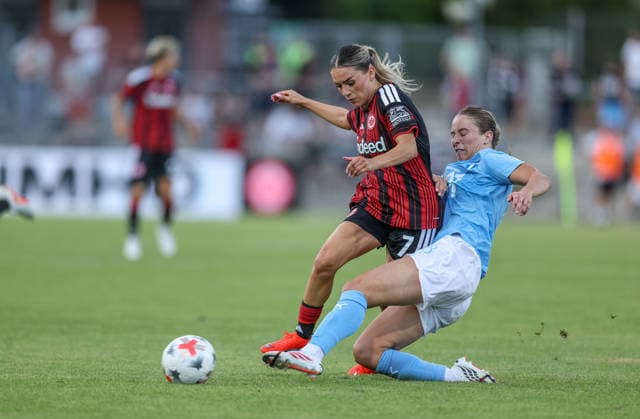 GER, Frankfurt, Eintracht Frankfurt vs Malmö FF, UEFA Womens Champions League, Fussball, UEFA, Spielzeit 2026 2027, Stadion am Brentanobad, Qualifikation, Finale im Bild v.l.: Ereleta Memeti (Eintracht Frankfurt Frauen 7), Courtney Nevin (Malmö FF 18), Zweikampf um den Ball DFB DFL REGULATIONS PROHIBIT ANY USE OF PHOTOGRAPHS AS IMAGE SEQUENCES AND OR QUASI-VIDEO, 08.08.2026 Copyright: HMBxMedia HendrikxHamelau