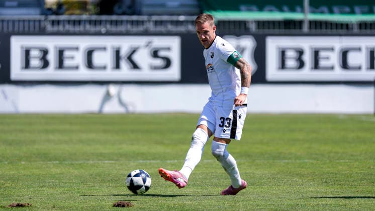 Marco Kehl-Gomez (SVS, 33), am Ball, Freisteller, Ganzkörper, Einzelbild, Einzelfoto, Aktion, Action, 08.08.2026, Sandhausen (Deutschland), Fussball, Regionalliga Südwest, SV Sandhausen - TSV Steinbach Haiger