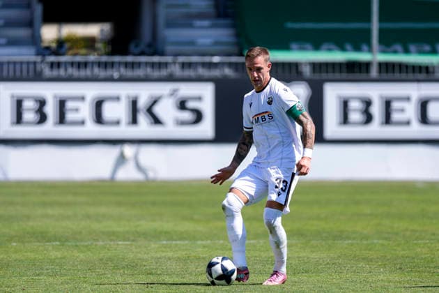 Marco Kehl-Gomez (SVS, 33), am Ball, Freisteller, Ganzkörper, Einzelbild, Einzelfoto, Aktion, Action, 08.08.2026, Sandhausen (Deutschland), Fussball, Regionalliga Südwest, SV Sandhausen - TSV Steinbach Haiger