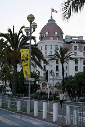 8ème étape du Tour de France Femmes avec Zwift avec l arrivée à Nice, le 8 août 2026. Les coureuses ont parcouru 172 km entre Sisteron et Nice et c est la Néerlandaise, championne d Europe, D.Vollering qui franchit la ligne d’arrivée en premier et reprend le maillot jaune à la Polonaise K.Niewiadoma (Canyon-SRAM), avec huit secondes d’avance. A Nice, sur le podium, elle est suivie par l’Italienne Elisa Longo Borghini et K.Niewiadoma. Bruno Bebert Bestimage Stage 8 of the Tour de France Femmes avec Zwift concluded in Nice on August 8, 2026. The riders covered 172 km between Sisteron and Nice, with Dutch European champion D. Vollering crossing the finish line first; she reclaimed the yellow jersey from Poland’s K. Niewiadoma (Canyon-SRAM), taking an eight-second lead. On the podium in Nice, she was joined by Italy’s Elisa Longo Borghini and K. Niewiadoma Nice France Copyright: xBrunoxBebertx xBestimagexBrunoxBebertx xBestimagex