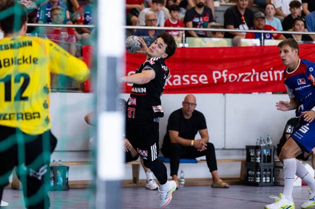 Lucca BIALOWAS (HC Erlangen, 37) erzielt ein Tor, Aktion, Torwurf GER, HBW Balingen-Weilstetten vs. HC Erlangen, Handball, Vorbereitung, Turnier, S-Cup Altensteig, Spiel um Platz 3, Spielzeit 2026 2027, 09.08.2026, GER, HBW Balingen-Weilstetten vs. HC Erlangen, Handball, Vorbereitung, Turnier, S-Cup Altensteig, Spiel um Platz 3, Spielzeit 2026 2027, 09.08.2026, Altensteig Copyright: xEibnerxPressefoto OliverxSchmidtx EP_OST