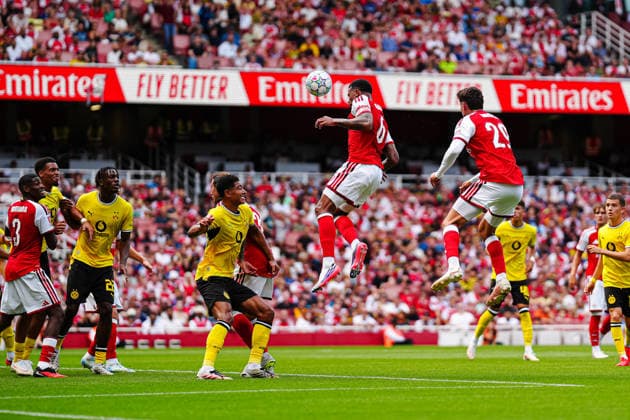Torschuss Torchance per Kopfball Gabriel Magalhaes (FC Arsenal, 06) GER, FC Arsenal vs. Borussia Dortmund, Fußball, Emirates Cup 2026, Saison 2026 2027, 09.08.2026 GER, FC Arsenal vs. Borussia Dortmund, Fußball, Emirates Cup 2026, Saison 2026 2027, 09.08.2026 London Copyright: xEibner-Pressefoto MarcelxvonxFehrnx EP_MFN_P