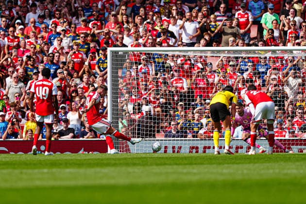 Tor zum 2:3 per Elfmeter Strafstoss Viktor Gyökeres (FC Arsenal, 14) GER, FC Arsenal vs. Borussia Dortmund, Fußball, Emirates Cup 2026, Saison 2026 2027, 09.08.2026 GER, FC Arsenal vs. Borussia Dortmund, Fußball, Testspiel, Saison 2026 2027, 09.08.2026 London Copyright: xEibner-Pressefoto MarcelxvonxFehrnx EP_MFN_P