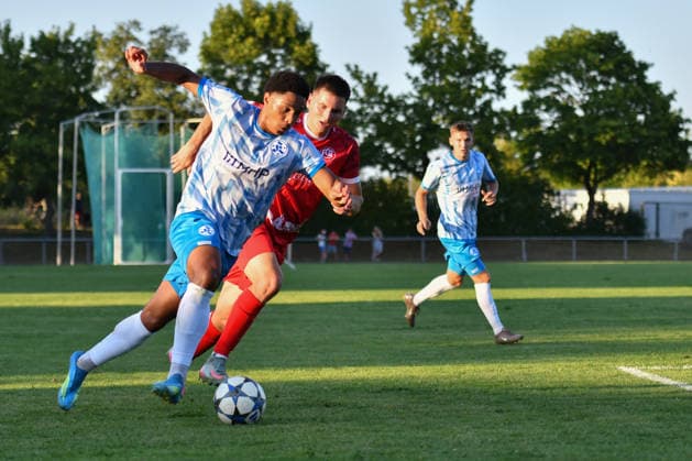 David Udogu (SV Stuttgarter Kickers, 27), Aaron Leyhr (FC Rottenburg, 32) FC Rottenburg vs. SV Stuttgarter Kickers ,Fussball, WFV-Pokal, Gruppe 3, 3. Runde, Wuerttemberg, Saison 2026 2027, 11.08.2026, FC Rottenburg vs. SV Stuttgarter Kickers ,Fussball, WFV-Pokal, Gruppe 3, 3. Runde, Wuerttemberg, Saison 2026 2027, 11.08.2026 Rottenburg am Neckar Copyright: xEibner-Pressefoto RalphxKunzex EP_RKE