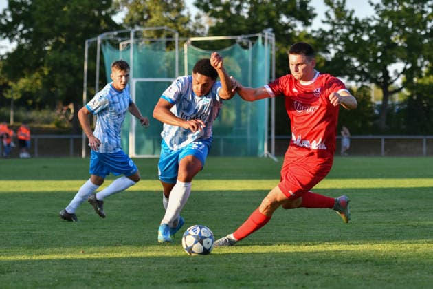 David Udogu (SV Stuttgarter Kickers, 27), Aaron Leyhr (FC Rottenburg, 32) FC Rottenburg vs. SV Stuttgarter Kickers ,Fussball, WFV-Pokal, Gruppe 3, 3. Runde, Wuerttemberg, Saison 2026 2027, 11.08.2026, FC Rottenburg vs. SV Stuttgarter Kickers ,Fussball, WFV-Pokal, Gruppe 3, 3. Runde, Wuerttemberg, Saison 2026 2027, 11.08.2026 Rottenburg am Neckar Copyright: xEibner-Pressefoto RalphxKunzex EP_RKE