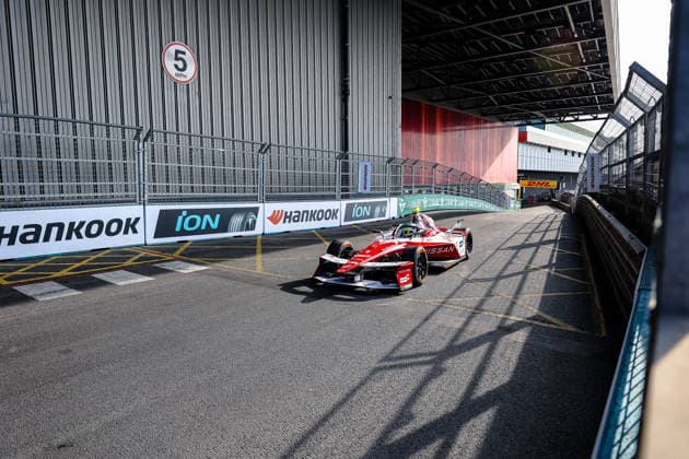 Oliver Rowland (Nissan Formula E Team, 01) zweites freies Training Free Practice 2, ABB FIA Formula E World Championship, WM, Weltmeisterschaft London e-Prix 2026, Vereinigtes Koenigreich, Saison 12 2025 26, Runde 16, 15.07.2026, ABB FIA Formula E World Championship, London e-Prix 2026, Vereinigtes Koenigreich, Saison 12 2025 26, Runde 16, 15.07.2026 London Copyright: xEibner-Pressefoto LauraxRoemerx EP_LRR
