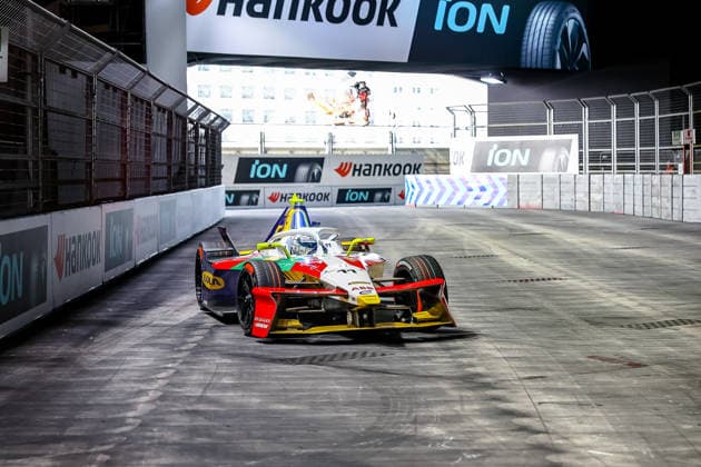 Lucas di Grassi (Lola Yamaha ABT Formula E Team, 11) zweites freies Training Free Practice 2, ABB FIA Formula E World Championship, WM, Weltmeisterschaft London e-Prix 2026, Vereinigtes Koenigreich, Saison 12 2025 26, Runde 16, 15.07.2026, ABB FIA Formula E World Championship, London e-Prix 2026, Vereinigtes Koenigreich, Saison 12 2025 26, Runde 16, 15.07.2026 London Copyright: xEibner-Pressefoto LauraxRoemerx EP_LRR