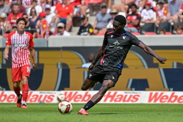 Ismaila Sarr (Crystal Palace FC, 07) beim Torabschluss GER, SC Freiburg vs Crystal Palace FC, Fussball, Testspiel, , Saison 2026 2027, 15.08.2026 GER, SC Freiburg vs Crystal Palace FC, Fussball, Testspiel, , Saison 2026 2027, 15.08.2026 Freiburg Copyright: xEibner-Pressefotox EP_THS