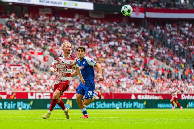 Jomaine Consbruch (Fortuna Düsseldorf, 14) im Zweikampf mit Florian Micheler (TSG Hoffenheim II, 28) Fortuna Duesseldorf vs. TSG Hoffenheim II, Fussball, 3.Liga, 02.Spieltag, Saison 2026 27, 15.08.2026, DFL REGULATIONS PROHIBIT ANY USE OF PHOTOGRAPHS AS IMAGE SEQUENCES AND OR QUASI-VIDEO, Fortuna Duesseldorf vs. TSG Hoffenheim II, Fussball, 3.Liga, 2.Spieltag, Saison 2026 27, 15.08.2026 Düsseldorf Copyright: xEibner-Pressefoto LukasxBaldygax EP_LBA