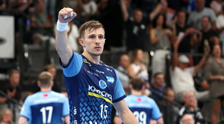 2026.09.06, Deutschland, Stuttgart, Handball TVB Stuttgart vs. Füchse Berlin, Simone Mengon (TVB) jubelt und ballt die Faust