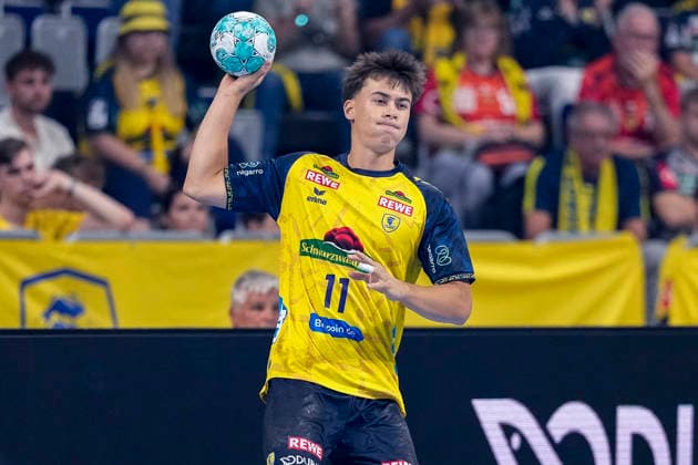 Niclas Mierzwa (RNL, 11), am Ball, Einzelbild, Einzelfoto, Aktion, Action, 11.09.2026, Mannheim (Deutschland), Handball, Bundesliga, Rhein-Neckar Löwen - HBW Balingen-Weilstetten