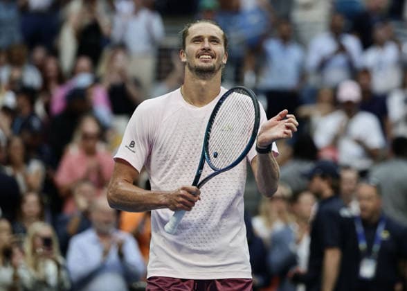 Alexander Zverev jubelt nach dem Sieg, Jubel, Freude, Emotion, Herren Einzel, Men s Singles, US Open Championships, Billie Jean King National Tennis Center, Flushing Meadows, New York, USA . Copyright: xJuergenxHasenkopfx