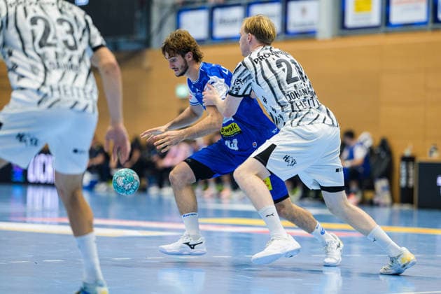 Stephan Seitz (ThSV Eisenach, 44), Eric Oscar Johansson (THW Kiel, 21) GER, ThSV Eisenach gegen THW Kiel, 1. Opel Handballbundesliga, Handball, 5.Spieltag, Saison 2026 2027, 20.00 Uhr, 18.09.2026 GER, ThSV Eisenach gegen THW Kiel, 1. Opel Handballbundesliga, Handball, 5.Spieltag, Saison 2026 2027, 20.00 Uhr, 18.09.2026 Eisenach Copyright: xMartinxHerbstx