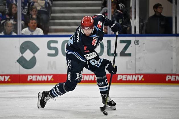 Thomas Schemitsch (Schwenninger Wild Wings) 62 Schwenninger Wild Wings gegen Loewen Frankfurt, DEL, Hauptrunde, Spiel 1, Saison 2026 2027, 20260918 Schwenninger Wild Wings gegen Loewen Frankfurt, DEL, Hauptrunde, Spiel 1, Saison 2026 2027, 20260918 Schwenningen Copyright: xEibner-Pressefoto SvenxLaeglerx EP_SVL