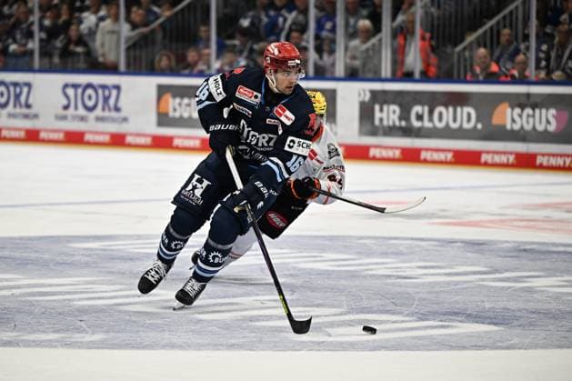 Arkadiusz Dziambor (Schwenninger Wild Wings) 16 Schwenninger Wild Wings gegen Loewen Frankfurt, DEL, Hauptrunde, Spiel 1, Saison 2026 2027, 20260918 Schwenninger Wild Wings gegen Loewen Frankfurt, DEL, Hauptrunde, Spiel 1, Saison 2026 2027, 20260918 Schwenningen Copyright: xEibner-Pressefoto SvenxLaeglerx EP_SVL