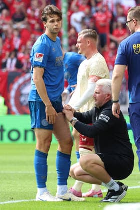 19.09.2026, xrekx, Fussball 2.Bundesliga, 1.FC Kaiserslautern - Eintracht Braunschweig v.l. Isidoros Koutsidis (Eintracht Braunschweig) verletzt, Verletzung, Schmerz, Schmerzen, injured, injury, pain, pains (DFL DFB REGULATIONS PROHIBIT ANY USE OF PHOTOGRAPHS as IMAGE SEQUENCES and or QUASI-VIDEO) Kaiserslautern