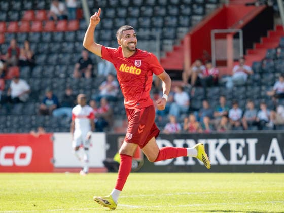 Tor zum 0:2 durch Nassim Boujellab (SSV Jahn Regensburg, 10) GER, Fussball, VfB Stuttgart II vs. SSV Jahn Regensburg, Landesliga 2, 8. Spieltag, Leinfelden-Echterdingen, Saison 2026 2027, 19.09.2026 GER, Fussball, VfB Stuttgart II vs. SSV Jahn Regensburg, 3. Liga, 8. Spieltag, Saison 2026 2027, 19.09.2026 Leinfelden-Echterdingen Copyright: xCarstenxSchweringx EP_CSG