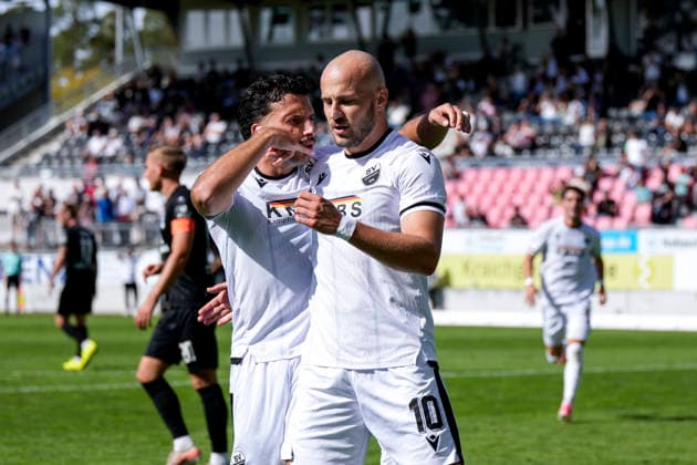 v.li.: Arianit Ferati (SVS, 47), Torschütze Felix Lohkemper (SVS, 10), Spieler vom SV Sandhausen (SVS), jubeln über das Tor zum 2:1, Jubel, Torjubel, Torerfolg, celebrate the goal, goal, celebration, jubelt ueber das Tor, Freuen, Freude, freut sich, optimistisch, positiv, Spielszene, Highlight, Action, Aktion, 19.09.2026, Sandhausen (Deutschland), Fussball, Regionalliga Südwest, SV Sandhausen - SSV Ulm 1846