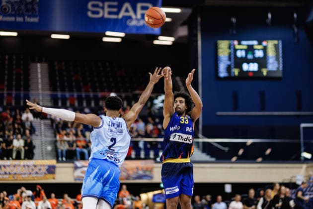 Trenton Gibson (PHOENIX HAGEN, 33), OCK SEAWOLVES, 02) Rostock Seawolves vs. Phoenix Hagen, Basketball, BBL 2026 2027 easyCredit Basketball Bundesliga, 1. Spieltag, Spielzeit 2026 2027, 19.09.2026 Rostock Seawolves vs. Phoenix Hagen, Basketball, BBL 2026 2027 easyCredit Basketball Bundesliga, 1. Spieltag, Spielzeit 2026 2027, 19.09.2026 Groter Pohl Copyright: xEibner-Pressefoto DenverxEhrlichx EP_DEH