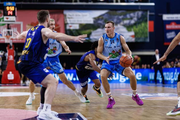 Artur Konontsuk (ROSTOCK SEAWOLVES, 34), Philipp Hartwich (ROSTOCK SEAWOLVES, 07), Fabian Bleck (PHOENIX HAGEN, 10), Rostock Seawolves vs. Phoenix Hagen, Basketball, BBL 2026 2027 easyCredit Basketball Bundesliga, 1. Spieltag, Spielzeit 2026 2027, 19.09.2026 Rostock Seawolves vs. Phoenix Hagen, Basketball, BBL 2026 2027 easyCredit Basketball Bundesliga, 1. Spieltag, Spielzeit 2026 2027, 19.09.2026 Groter Pohl Copyright: xEibner-Pressefoto DenverxEhrlichx EP_DEH