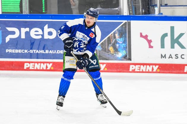 Straubing Tigers vs. Krefeld Pinguine, Eishockey, Deutsche Eishockey Liga, Penny DEL, 1.Spieltag, Saison 2026 2027, 23.09.2026 Marcel Brandt (Straubing Tigers), Eishockey Herren, Deutsche Eishockey Liga, Penny DEL, 1.Spieltag, Saison 2026 2027 am 20.09.2026 im Eisstadion am Pulverturm, Straubing Tigers (blau) gegen Krefeld Pinguine (weiss)