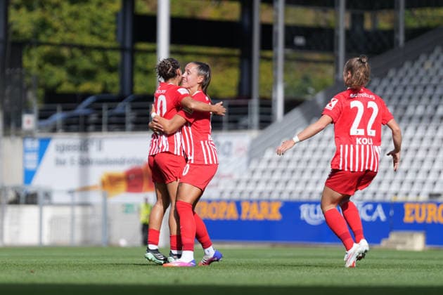 İlayda Acıkgöz Ilayda Acikgoez (SC Freiburg, 30),Selina Vobian (SC Freiburg, 10), Lisa Kolb (SC Freiburg, 22) Torjubel, Emotionen, Jubel, Torerfolg, Abschluss, Treffer , Deutschland, Fussball, GooglePixel Frauen-Bundesliga, 5.Spieltag, 2026 2027, SC Freiburg vs. Bayer 04 Leverkusen, 20.09.2026, Dreisamstadion, Freiburg Freiburg Dreisamstadion Baden-Wuerttemberg Deutschland Copyright: xArnexAmbergx