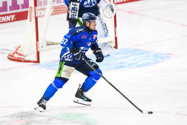 Straubing Tigers vs. Krefeld Pinguine, Eishockey, Deutsche Eishockey Liga, Penny DEL, 1.Spieltag, Saison 2026 2027, 23.09.2026 Marcel Brandt (Straubing Tigers), Eishockey Herren, Deutsche Eishockey Liga, Penny DEL, 1.Spieltag, Saison 2026 2027 am 20.09.2026 im Eisstadion am Pulverturm, Straubing Tigers (blau) gegen Krefeld Pinguine (weiss)