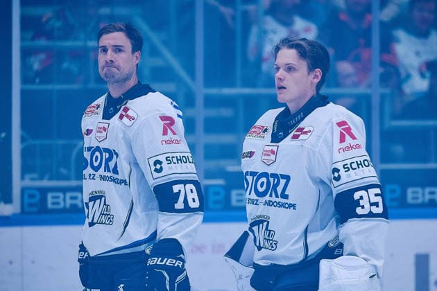 Will Weber (Schwenninger Wild Wings, 78), Simon Wolf (Schwenninger Wild Wings, 35) in der Startaufstellung GER, Augsburger Panther vs. Schwenninger Wild Wings, Eishockey, PENNY DEL, 2. Spieltag, Spielzeit 2026 2027, 20.09.2026 GER, Augsburger Panther vs. Schwenninger Wild Wings, Eishockey, PENNY DEL, 2. Spieltag, Spielzeit 2026 2027, 20.09.2026 Deutschland Copyright: xEibner-Pressefoto GeraldxOelze-dexStoppanyx EP_ODS