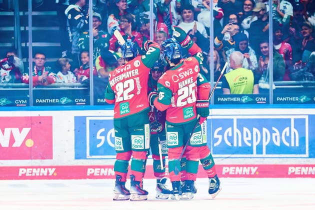 Jubel ueber den 1:0 Fuehrungstreffer bei den Augsburgern GER, Augsburger Panther vs. Schwenninger Wild Wings, Eishockey, PENNY DEL, 2. Spieltag, Spielzeit 2026 2027, 20.09.2026 GER, Augsburger Panther vs. Schwenninger Wild Wings, Eishockey, PENNY DEL, 2. Spieltag, Spielzeit 2026 2027, 20.09.2026 Deutschland Copyright: xEibner-Pressefoto GeraldxOelze-dexStoppanyx EP_ODS