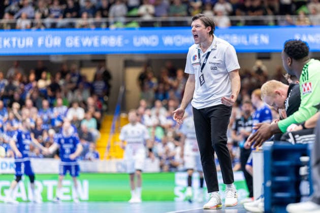 Johannes Sellin (HC Erlangen, Trainer) reagiert veraergert GER, TBV Lemgo Lippe vs. HC Erlangen, Handball, 1. Bundesliga, 5. Spieltag, Spielzeit 2026 2027, 20.09.2026 GER, TBV Lemgo Lippe vs. HC Erlangen, Handball, 1. Bundesliga, 5. Spieltag, Spielzeit 2026 2027, 20.09.2026 Lemgo Copyright: xEibner-Pressefoto JanxRollingerx EP_JSK