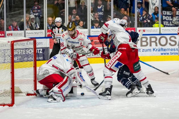 Torchance zum 1:1 vor dem Tor von Oskar Autio (Eisbaeren Regensburg, 31), GER, Ravensburg Towerstars vs. Eisbaeren Regensburg, Eishockey, DEL2 Hauptrunde, 2. Spieltag, Spielzeit 2026 2027, 20.09.2026 GER, Ravensburg Towerstars vs. Eisbaeren Regensburg, Eishockey, DEL2 Hauptrunde, 2. Spieltag, Spielzeit 2026 2027, 20.09.2026 Ravensburg Copyright: xEibner-Pressefoto MaximilianxRistx EP_MRT
